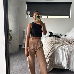 Meet your Posher, Neeke